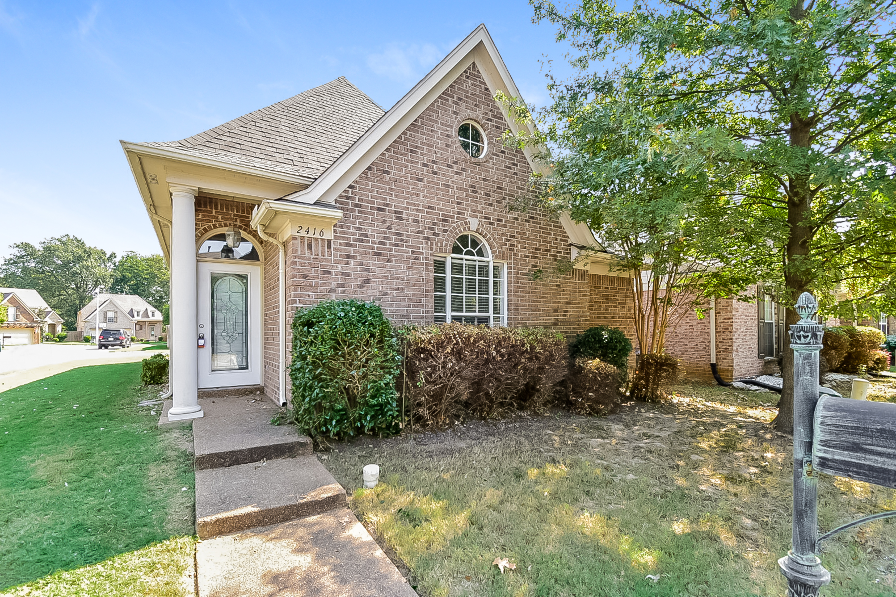 2416 Gardenbrook Dr Memphis, TN 38134